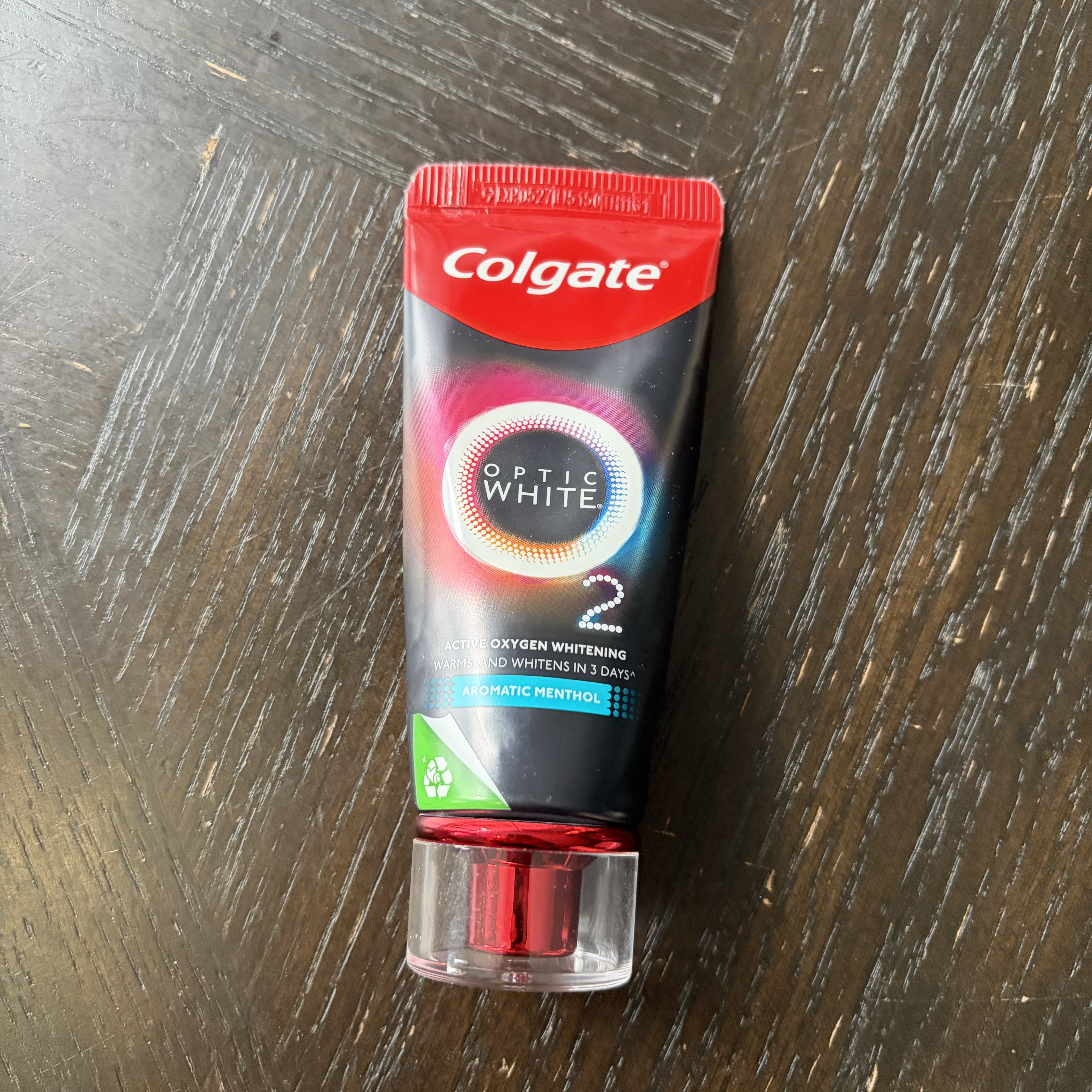 スエヒロのColgate Optic White Active Oxygen Whitening Toothpaste