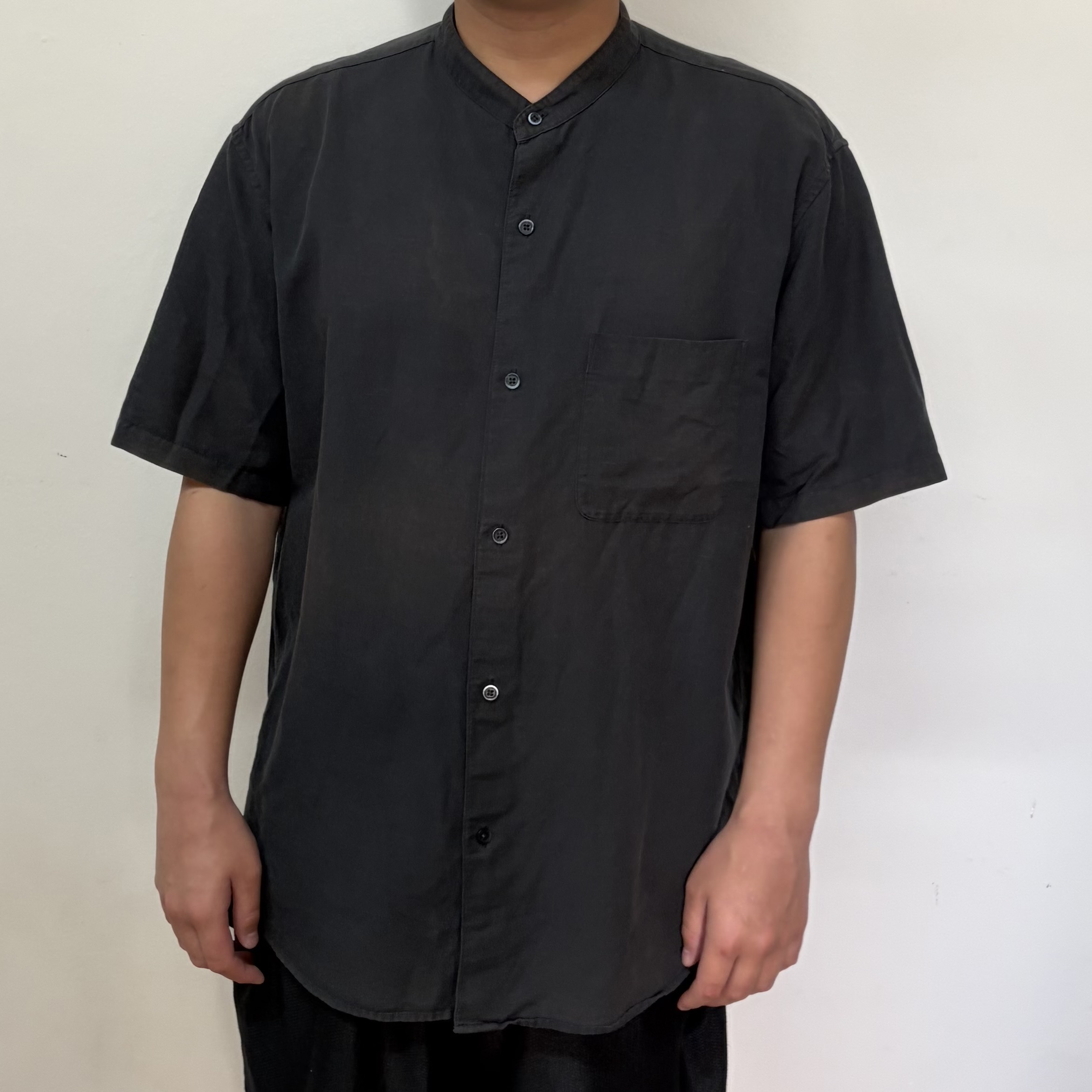 ユニクロ レーヨンスタンドカラーシャツ（半袖）